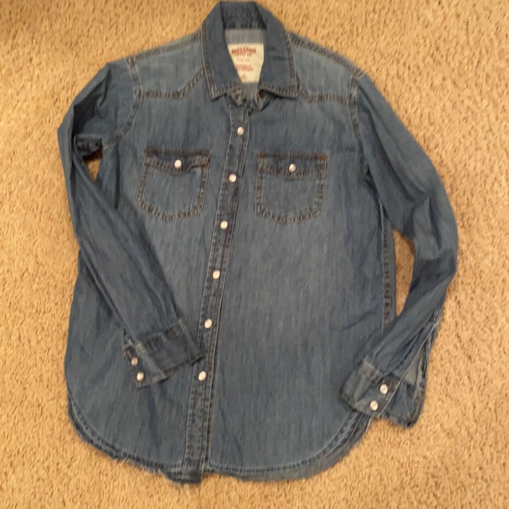 Women’s denim boyfriend fit extra small long sleeve shirt